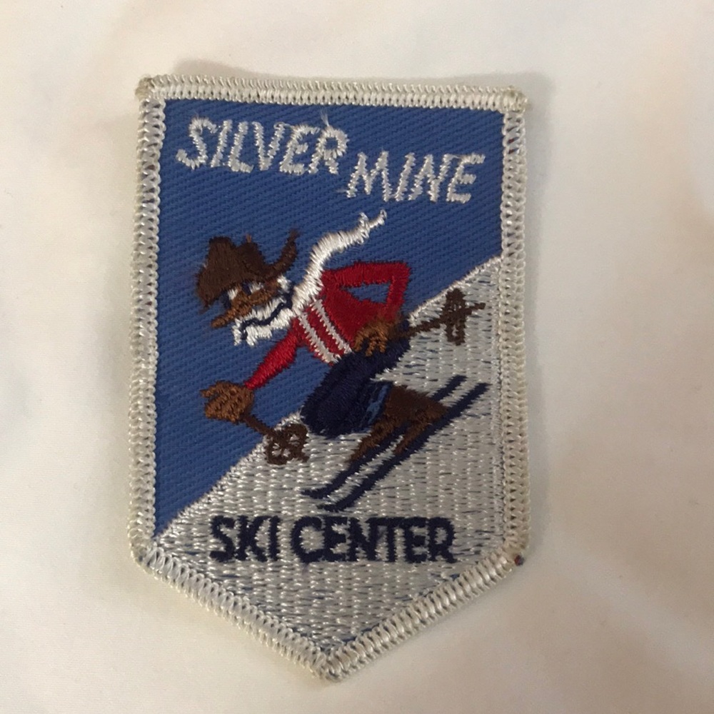 🌸NEW🌸 Vintage Silver Mine Ski Center Patch